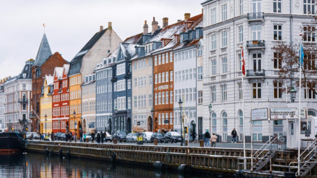 Hvordan WhatsApp Influencers i Denmark Samarbejder med Brands i United Kingdom