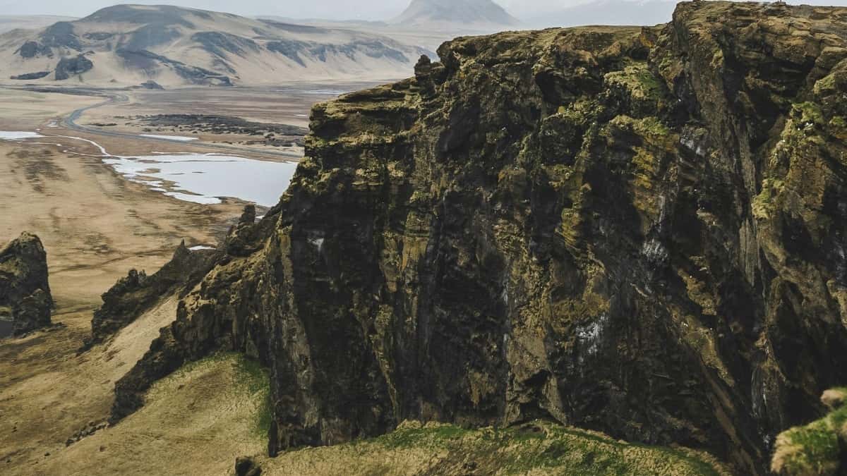 Find de bedste islandske YouTube-skabere og få dit indhold til at gå viralt