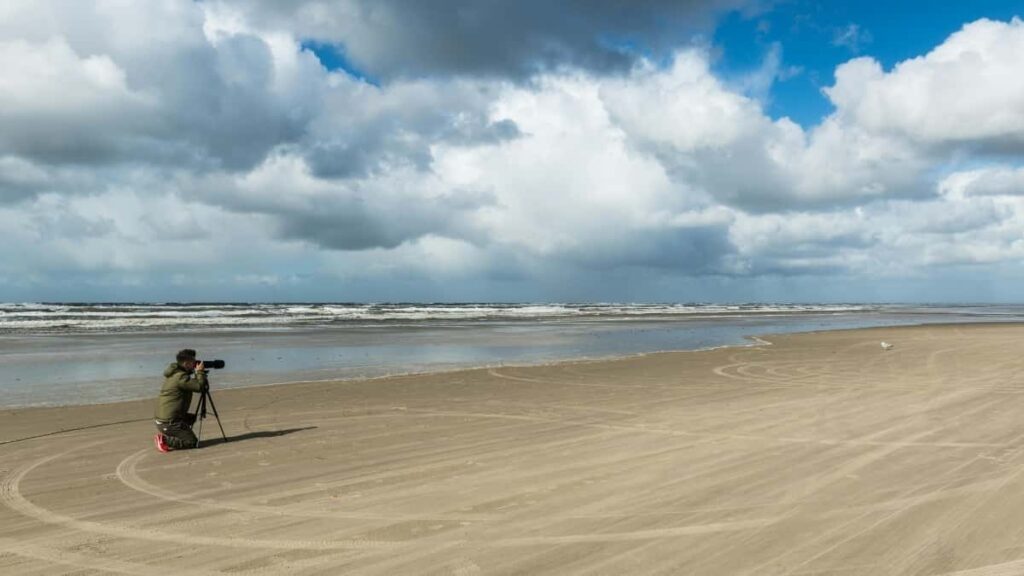 Praktisk guide for danske annoncrer: hvordan finde og samarbejde med Nigerianske KakaoTalk-creators om co-branded produktdrops, outreach, aftaler og AI-vrktjer.