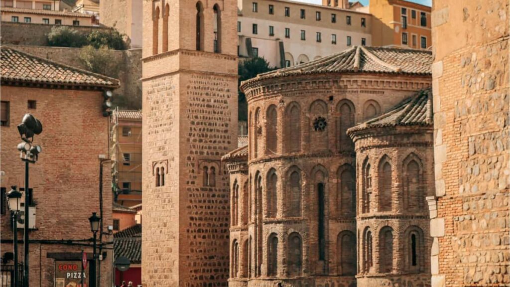 Praktisk guide for danske creators: hvordan du finder, pitcher og gennemfrer live brand-demoer med libanesiske brands pa Clubhouselokalkultur, taktikker og teknisk setup.