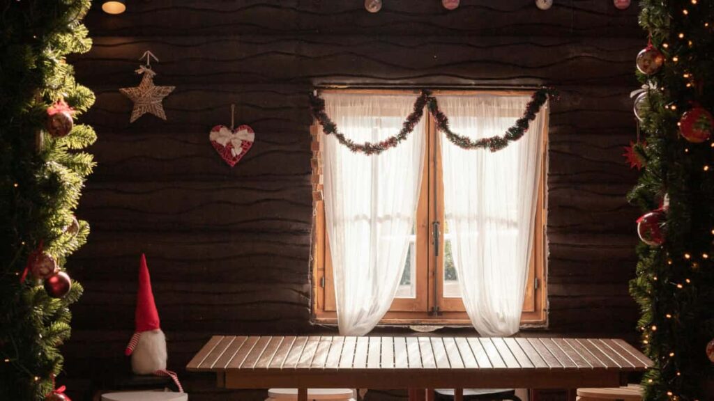 Praktisk guide til danske creators: hvordan du finder, pitch'er og far gratis produktprver fra svenske brands pa Moj taktikker, eksempler og checkliste.