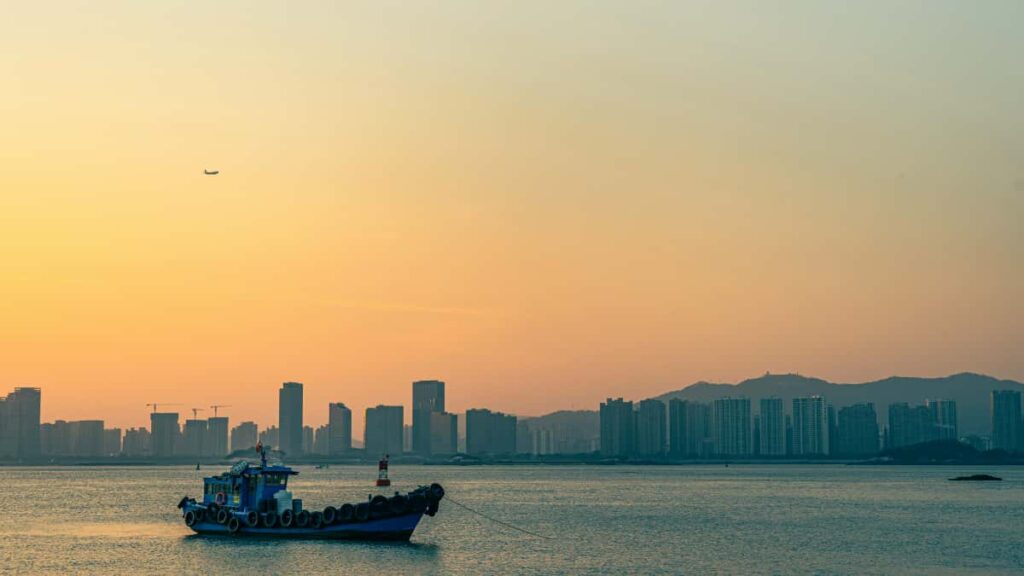 Praktisk guide til danske creators: hvordan du finder, pitch'er og deler wardrobe haul-videoer med brands i Laos pa Instagram taktikker, aftaler og ansvarligt samarbejde.