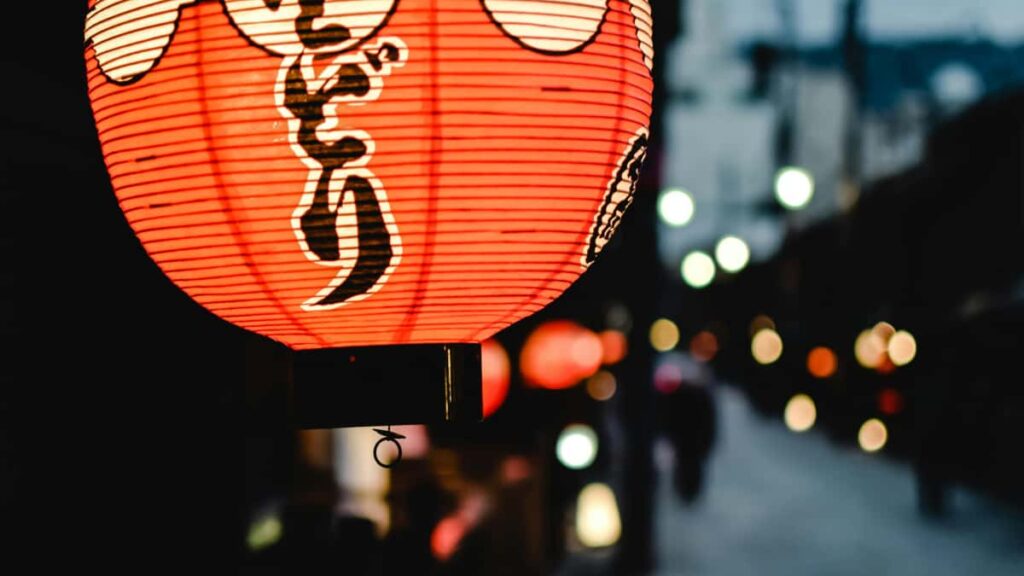 Praktisk guide for danske kreatrer: hvordan du pitch'er til polske brands via Netflix-samarbejder, eksempler, taktikker og lokale insights.